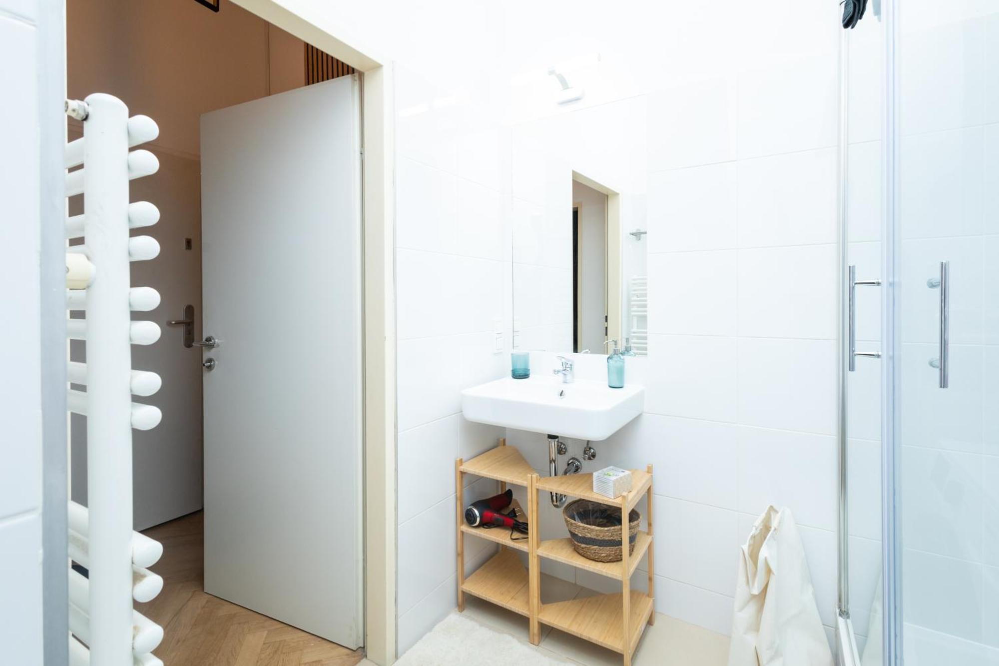 ウィーンCharming Retreat Walking Distance From Town Centreアパートメント エクステリア 写真